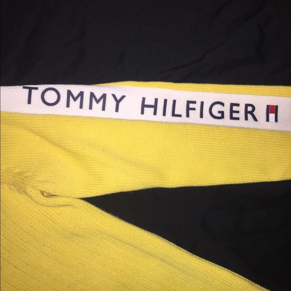 Vintage Tommy Hilfiger sweater - Picture 3 of 4